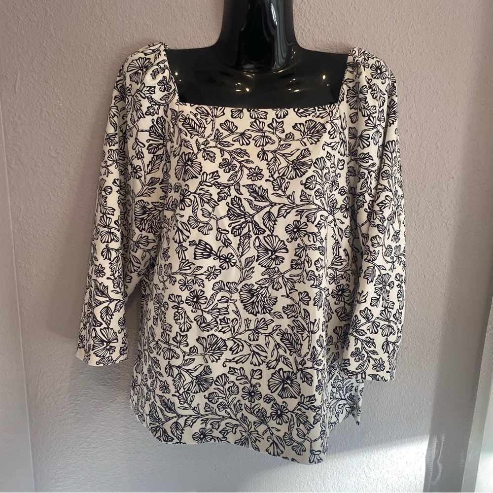 Floral Print Women's Top - Black and White